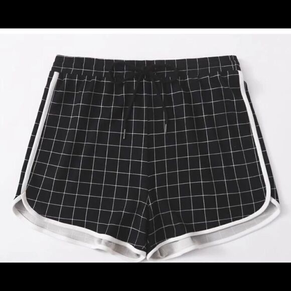 Shein plus black contrast shorts - Picture 3 of 10